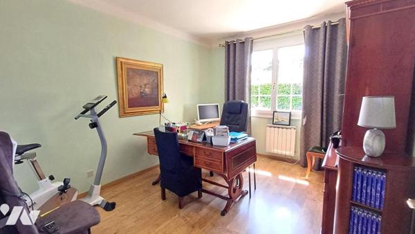 Villa avec jardin et piscine proche du centre d'Uzès