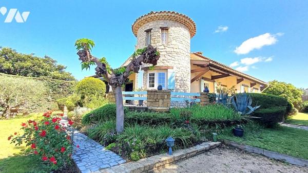 Villa avec jardin et piscine proche du centre d'Uzès