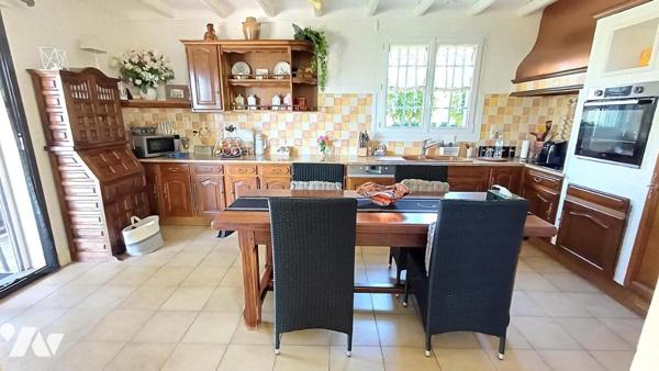 Villa avec jardin et piscine proche du centre d'Uzès