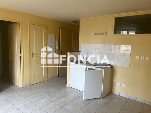 Location Appartement 2 pièces 42.79 m² - 36 RUE GAMBETTA Sable Sur Sarthe 72300