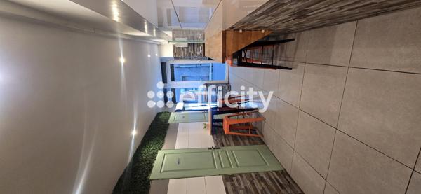 Fonds De Commerce - 55 m²