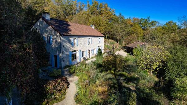 Maison ancienne - Puy l'eveque À vendre – Superbe maison en pierre de 5 chambres avec grand terrain boisé – Puy-l’Évêque (46)