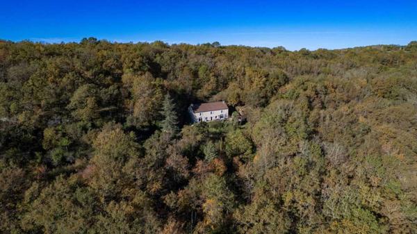 Maison ancienne - Puy l'eveque À vendre – Superbe maison en pierre de 5 chambres avec grand terrain boisé – Puy-l’Évêque (46)
