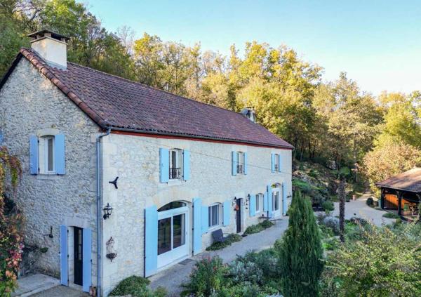 Maison ancienne - Puy l'eveque À vendre – Superbe maison en pierre de 5 chambres avec grand terrain boisé – Puy-l’Évêque (46)
