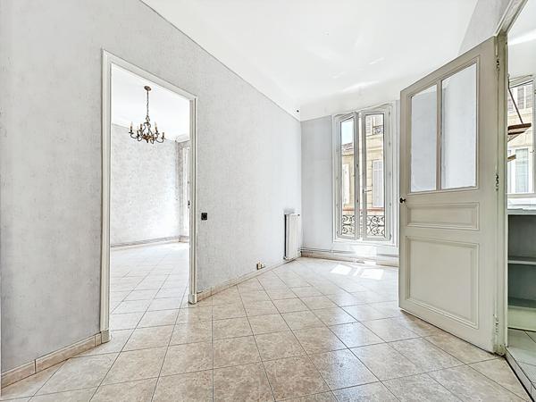 Vente appartement T6  - 99 m² - Rue de la Loubière 13005