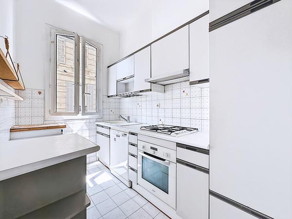 Vente appartement T6  - 99 m² - Rue de la Loubière 13005