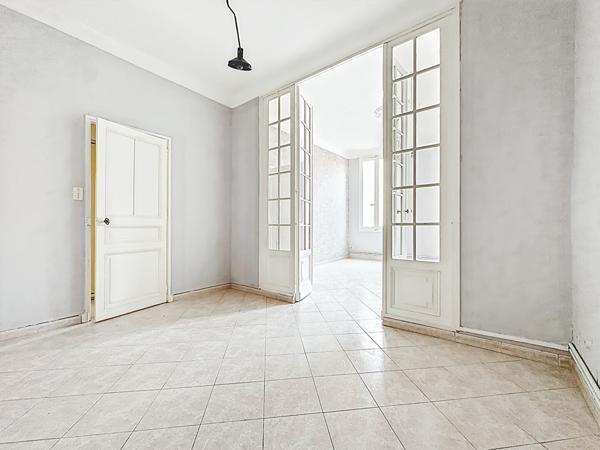 Vente appartement T6  - 99 m² - Rue de la Loubière 13005