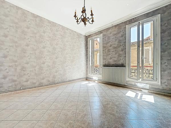 Vente appartement T6  - 99 m² - Rue de la Loubière 13005