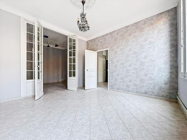 Vente appartement T6  - 99 m² - Rue de la Loubière 13005