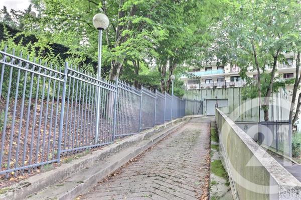 Parking à vendre  11 m2 TREMBLAY EN FRANCE - 93