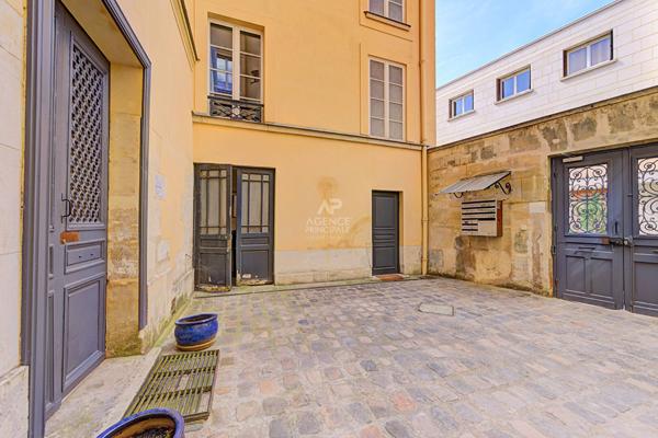 Appartement 3 pièces à vendre au centre-ville de Saint-Germain-en-Laye 470 000 € **  - Référence  18738
