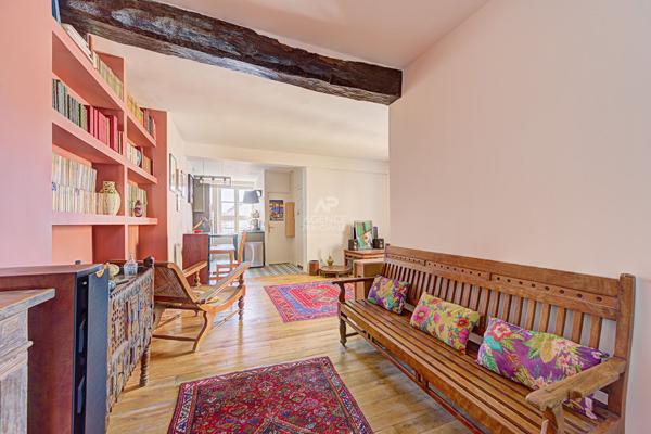 Appartement 3 pièces à vendre au centre-ville de Saint-Germain-en-Laye 470 000 € **  - Référence  18738