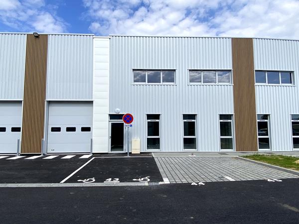 A LOUER : TRES BEAU LOCAL D'ACTIVITÉ NEUF 180 m² - PA de RAGON
