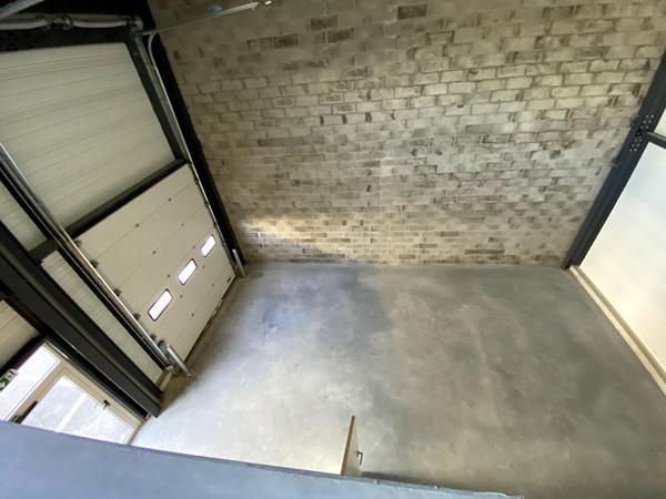 A LOUER : TRES BEAU LOCAL D'ACTIVITÉ NEUF 180 m² - PA de RAGON