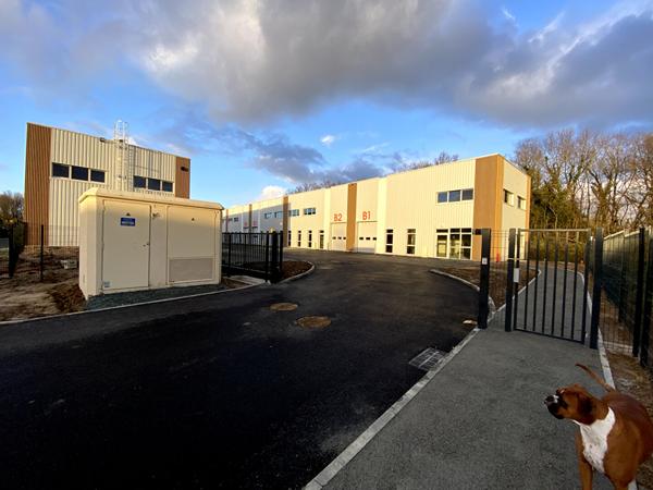 A LOUER : TRES BEAU LOCAL D'ACTIVITÉ NEUF 180 m² - PA de RAGON