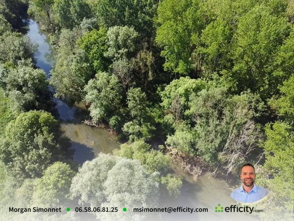 Terrain
        
        - 11043 m²