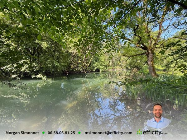 Terrain
        
        - 11043 m²