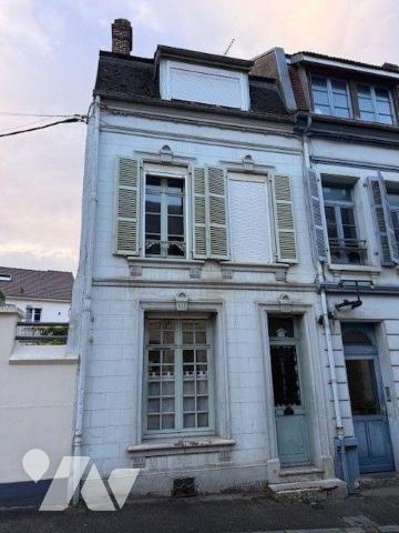 Maison à Vendre à Montreuil-sur-Mer (62170) en Pas-de-Calais (62)

Cette maison offre une sur...
