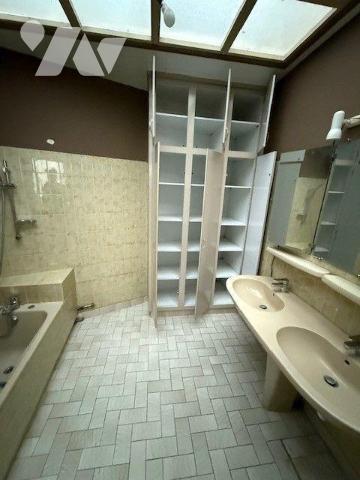 Maison à Vendre à Montreuil-sur-Mer (62170) en Pas-de-Calais (62)

Cette maison offre une sur...