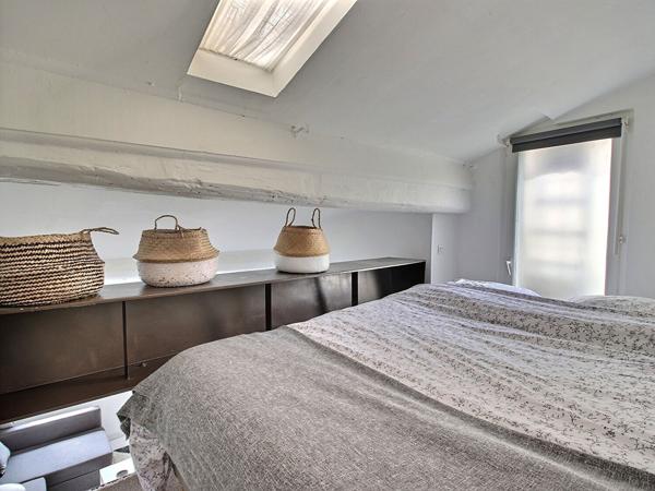 Appartement  INTRA MUROS 1 pièce avec Mezzanine à vendre à Avignon - Dernier étage