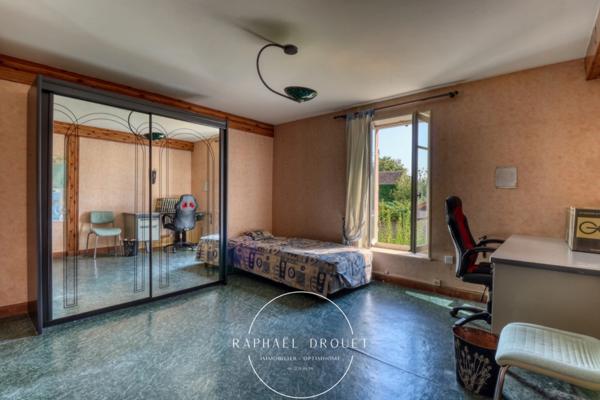 FONTAINE (71) – MAISON DE CAMPAGNE - 137 M2 – 3 CH – GARAGES – ATELIER