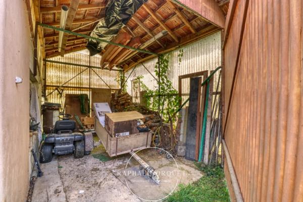 FONTAINE (71) – MAISON DE CAMPAGNE - 137 M2 – 3 CH – GARAGES – ATELIER