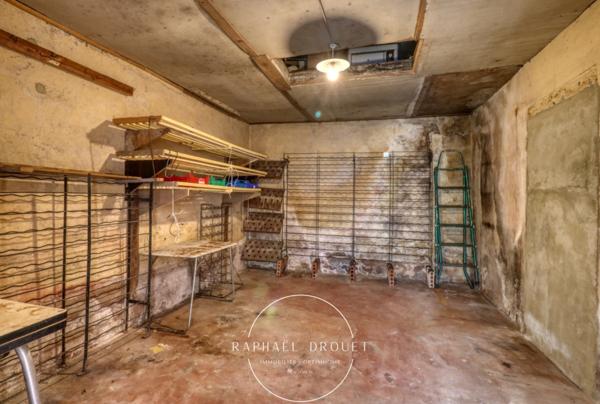 FONTAINE (71) – MAISON DE CAMPAGNE - 137 M2 – 3 CH – GARAGES – ATELIER