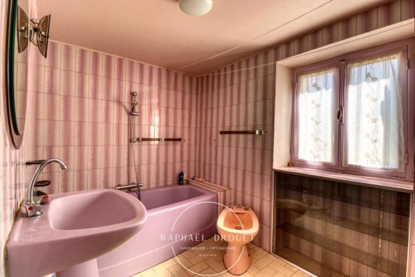 FONTAINE (71) – MAISON DE CAMPAGNE - 137 M2 – 3 CH – GARAGES – ATELIER