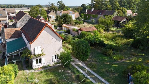 FONTAINE (71) – MAISON DE CAMPAGNE - 137 M2 – 3 CH – GARAGES – ATELIER