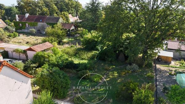 FONTAINE (71) – MAISON DE CAMPAGNE - 137 M2 – 3 CH – GARAGES – ATELIER