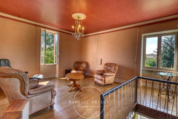 FONTAINE (71) – MAISON DE CAMPAGNE - 137 M2 – 3 CH – GARAGES – ATELIER