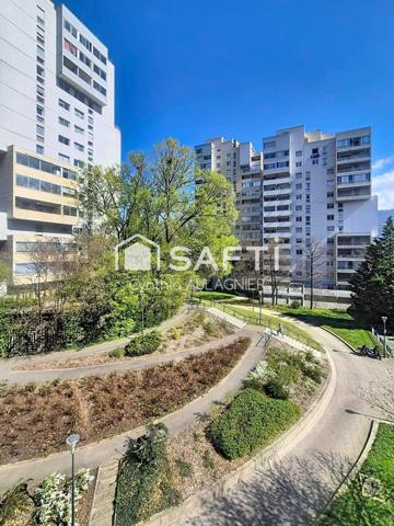 Appartement T3 avec balcons, cave et garage en sus