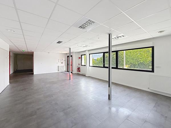A Vendre Changé Local d'activité de 3600 m2 , Change A Vendre Changé Local d'activité de 3600 m2 , Change