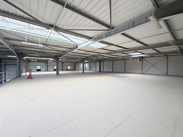 A Vendre Changé Local d'activité de 3600 m2 , Change A Vendre Changé Local d'activité de 3600 m2 , Change