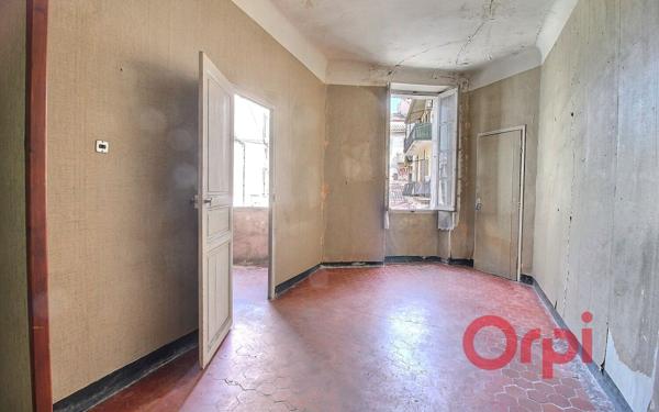 Immeuble à vendre    10 pièces • 165,19 m2 Marseille 7