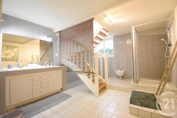 Appartement F2 à vendre  2 pièces - 65,17 m2 VICHY - 03