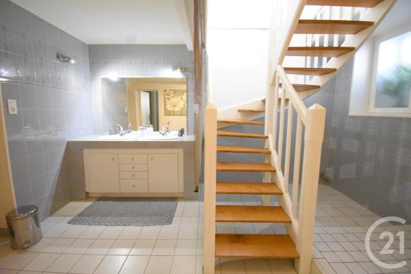 Appartement F2 à vendre  2 pièces - 65,17 m2 VICHY - 03