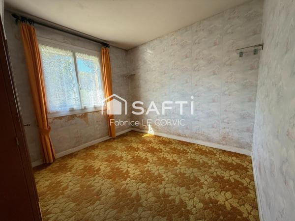 A BAUD, DANS HAMEAU, MAISON A RAFRAICHIR DE 103 M2 SUR TERRAIN DE 1000M2