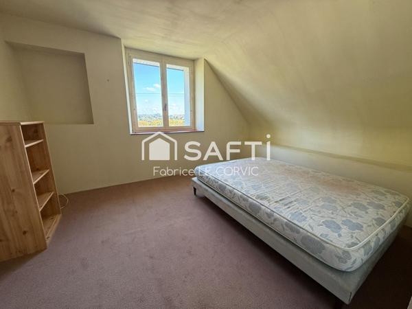 A BAUD, DANS HAMEAU, MAISON A RAFRAICHIR DE 103 M2 SUR TERRAIN DE 1000M2