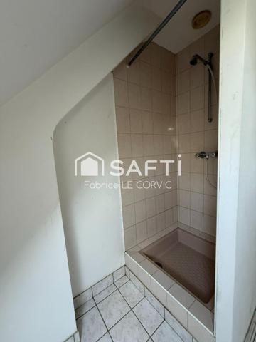 A BAUD, DANS HAMEAU, MAISON A RAFRAICHIR DE 103 M2 SUR TERRAIN DE 1000M2