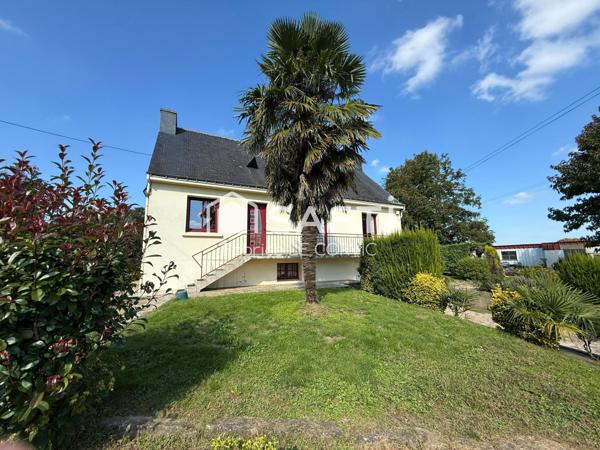 A BAUD, DANS HAMEAU, MAISON A RAFRAICHIR DE 103 M2 SUR TERRAIN DE 1000M2