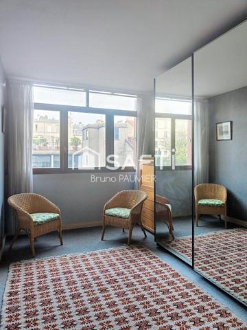 A 100 mètres des Buttes-Chaumont, sur une avenue arborée, 3 pièces 72m2 en étage élevé avec balcon