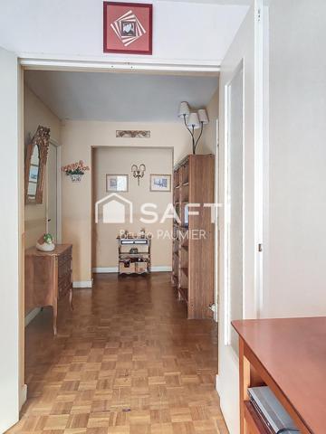 A 100 mètres des Buttes-Chaumont, sur une avenue arborée, 3 pièces 72m2 en étage élevé avec balcon