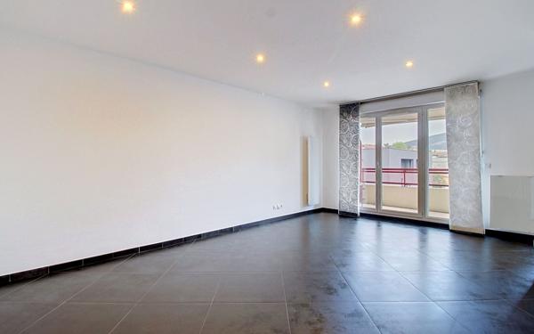 Appartement à vendre    5 pièces • 97 m2 Annemasse