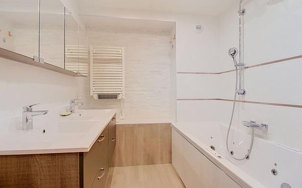 Appartement à vendre    5 pièces • 97 m2 Annemasse