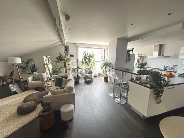 CROIX ROUSSE T3 BIS DERNIER ÉTAGE VUE DÉGAGÉE