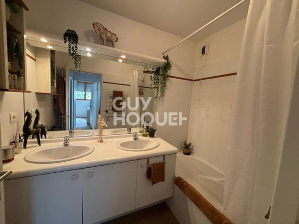 CROIX ROUSSE T3 BIS DERNIER ÉTAGE VUE DÉGAGÉE