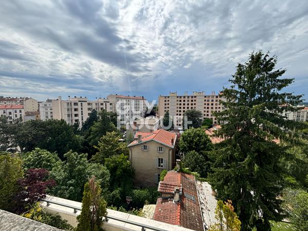 CROIX ROUSSE T3 BIS DERNIER ÉTAGE VUE DÉGAGÉE