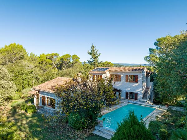 A vendre en exclusivité ! Maison Lorgues 5 pièces 125 m2 + Garage + Piscine sur terrain 2743 m²