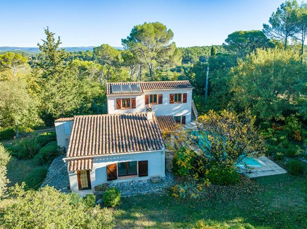 A vendre en exclusivité ! Maison Lorgues 5 pièces 125 m2 + Garage + Piscine sur terrain 2743 m²